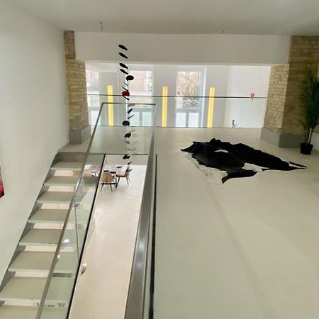 Loft With Pool Table, Kitchen Island & Gallery Berlijn Buitenkant foto