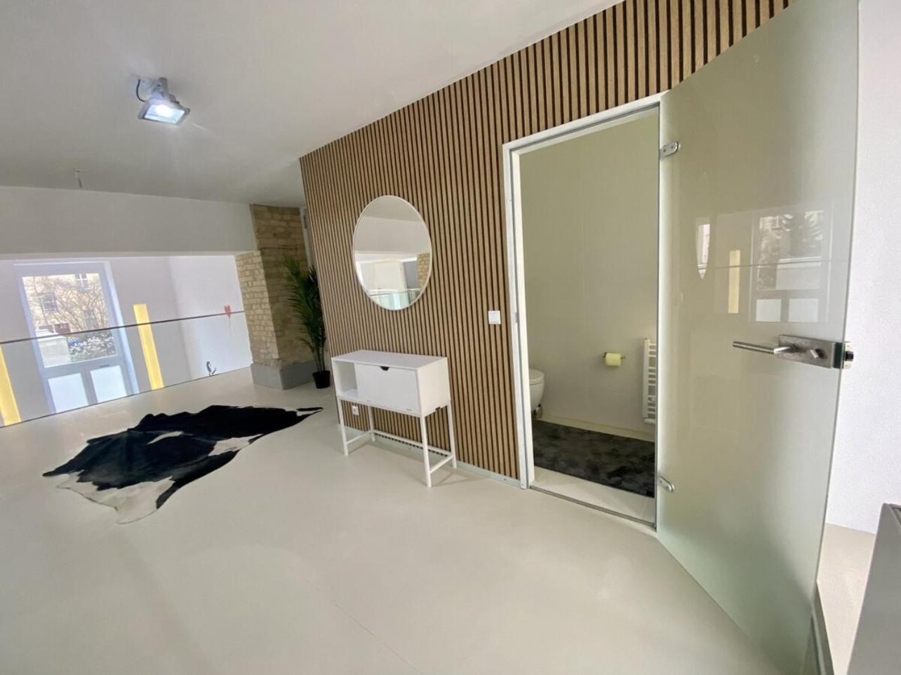 Loft With Pool Table, Kitchen Island & Gallery Berlijn Buitenkant foto