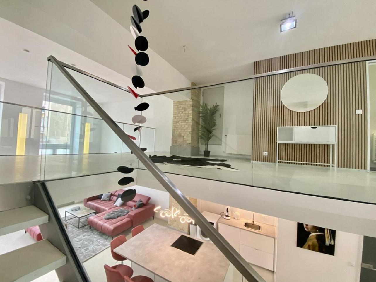 Loft With Pool Table, Kitchen Island & Gallery Berlijn Buitenkant foto